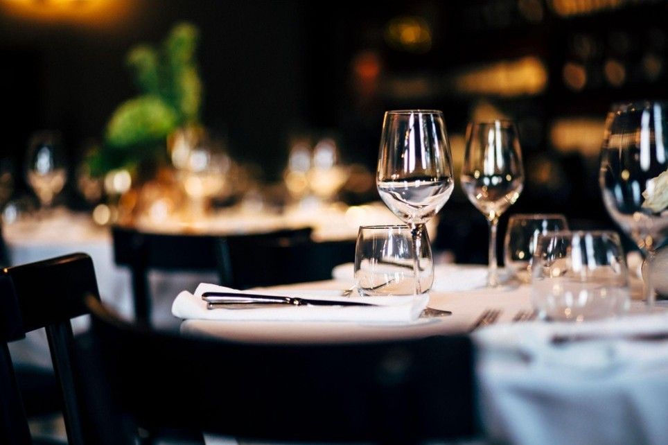 Soluții igienice în industria de catering - pungi pentru tacâmuri la o privire.