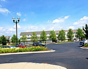 Dairy Queen (treats And Cakes) outside