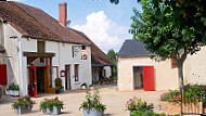 L'auberge Du Vigneron outside