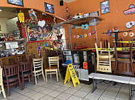 Taqueria El Salva Mex inside