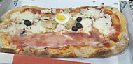 Una Pizza Per Te food