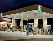 7-eleven outside