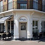 Zizzi - Hampton Court inside