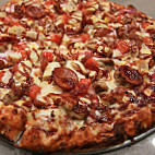 Round Table Pizza food