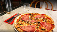 Pizzeria La Romana food