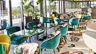 La Terrasse Cuisine Lounge inside