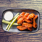 Wingers Alehouse food