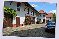 Landgasthaus Zur Traube outside