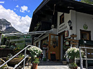 Gasthaus Lamprechtshöhle outside