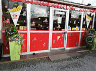 Friterie Chez Christine outside