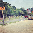 Horn Of Plenty Market outside