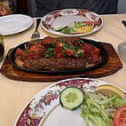 Rozi's Tandoori House food