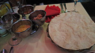 Rozi's Tandoori House food