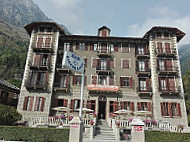 Albergo Rocciamelone outside