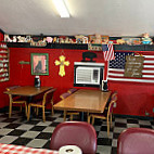 Neal's -b-que inside