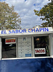 Traila El Chapin outside