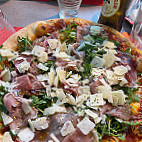 Pizza Giovanni food