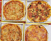 Pizza 2000 food