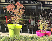 Le Bistro du Rhone outside