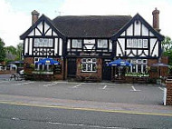 The Dukes Head At Hamstreet outside