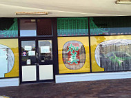 Kwinana Pizza Parlour outside