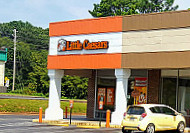 Little Caesars Pizza outside