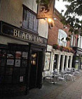 The Black Lion outside