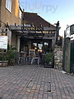 The Crispin Inn Bar Restaurant outside