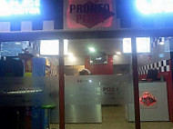 Pronto Pizza inside