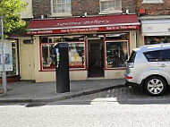 Squires Bakery outside