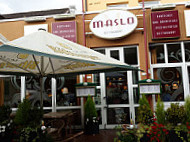 Maslo outside