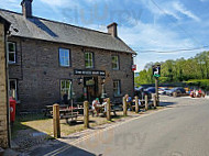 The White Hart Inn outside