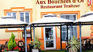 Les Bouchées D'or inside