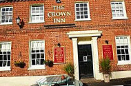 The Crown Inn outside