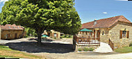 Ferme Auberge des Genestes outside