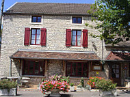 L'Auberge Gourmande outside