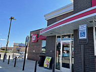 Quiktrip outside