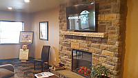 Cobblestone Inn inside