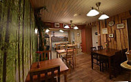 Caffi Wiwer Goch Red Squirrel Cafe inside