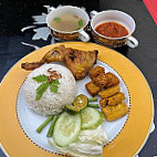 Dapur Penyet Geprek (the Miness) food