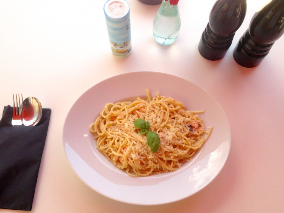 restaurant image