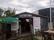 La P'tite Table inside