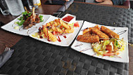 Zaraks Grill Lounge food