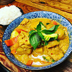 Ledu Thai Eatery food