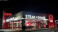 Steak 'n Shake outside