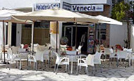 Heladeria Venecia outside