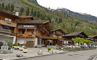 Chalet du Lac outside