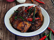 Nasi Ayam Kicap Sambal Berdersing food