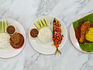 Noly Nasi Campur food