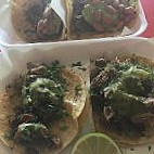 Taqueria El Trailero food